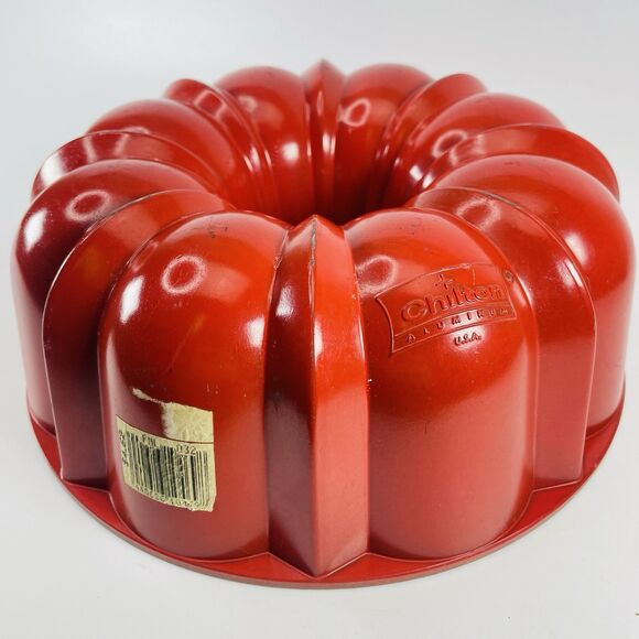 Chilton 10" Fluted Bundt Cake Pan Jello Mold Cast Aluminum VTG Poppy Orange Red - Picture 1 of 12